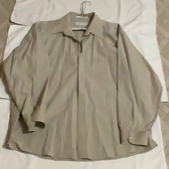 Perry Ellis Men Button down - Picture 2 of 5
